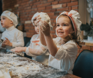 brood bakkende kinderen